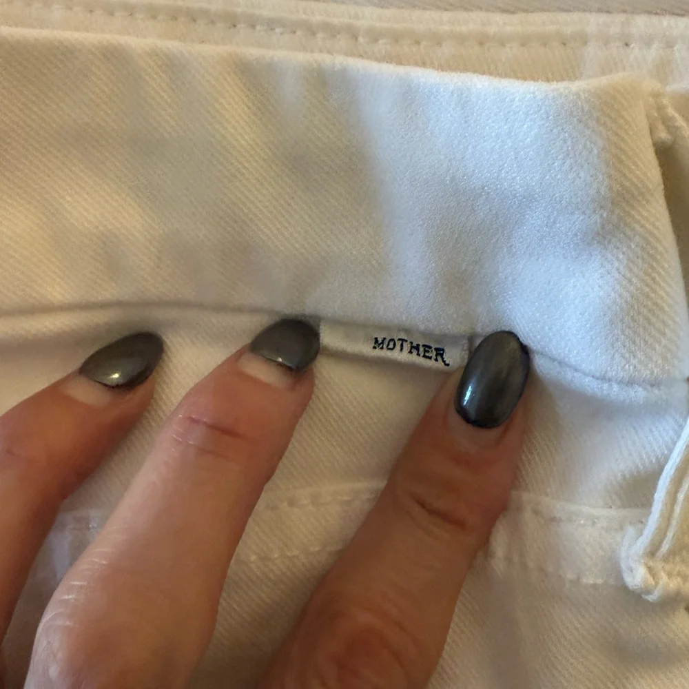 MOTHER The Looker White Cropped Jeans - Picture 6 of 8